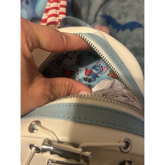 Winter stitch loungefly - Picture 5 of 5